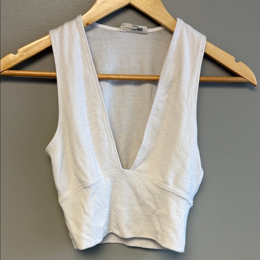 Wilfred Aritzia Sleeveless Deep V Crop Top XS Neutral Stretch